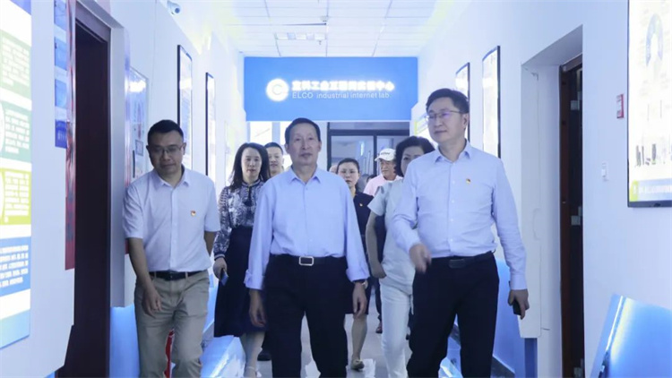 fAZN_1715661947631019718.jpg 640 (7).jpg