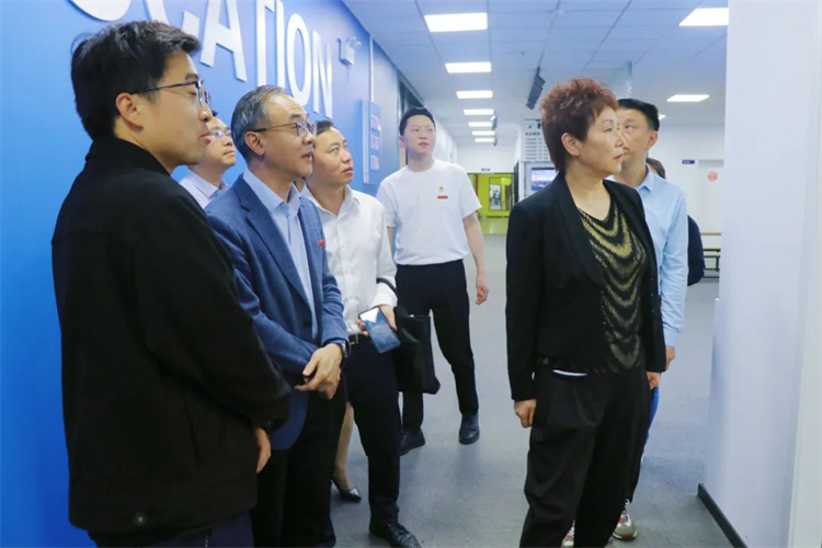 WFov_1744716377418016378.jpg 640 (9).jpg