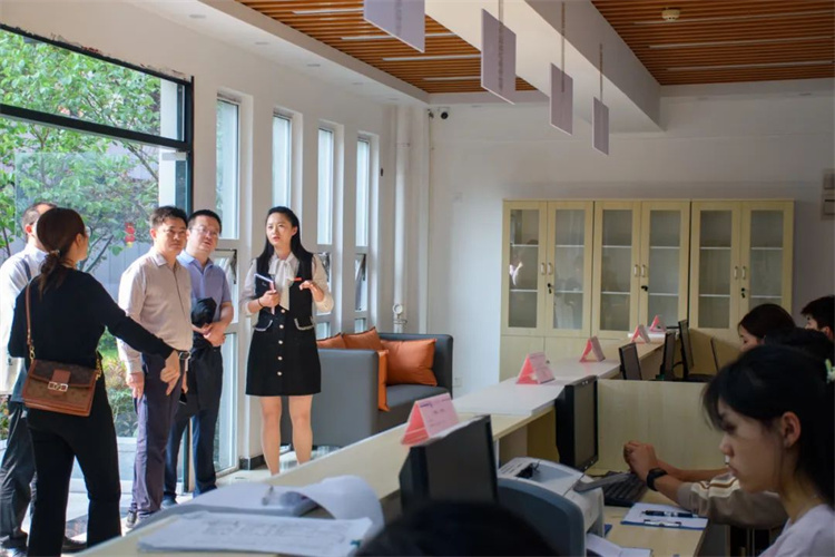 YqKs_1744716409089099806.jpg 640 (12).jpg