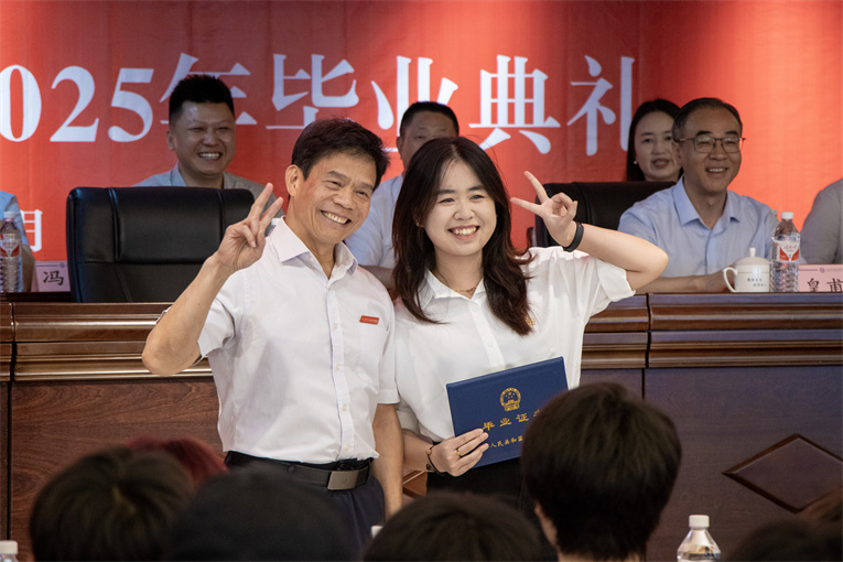 cHzg_1751565968731027341.jpg _MG_1955.jpg