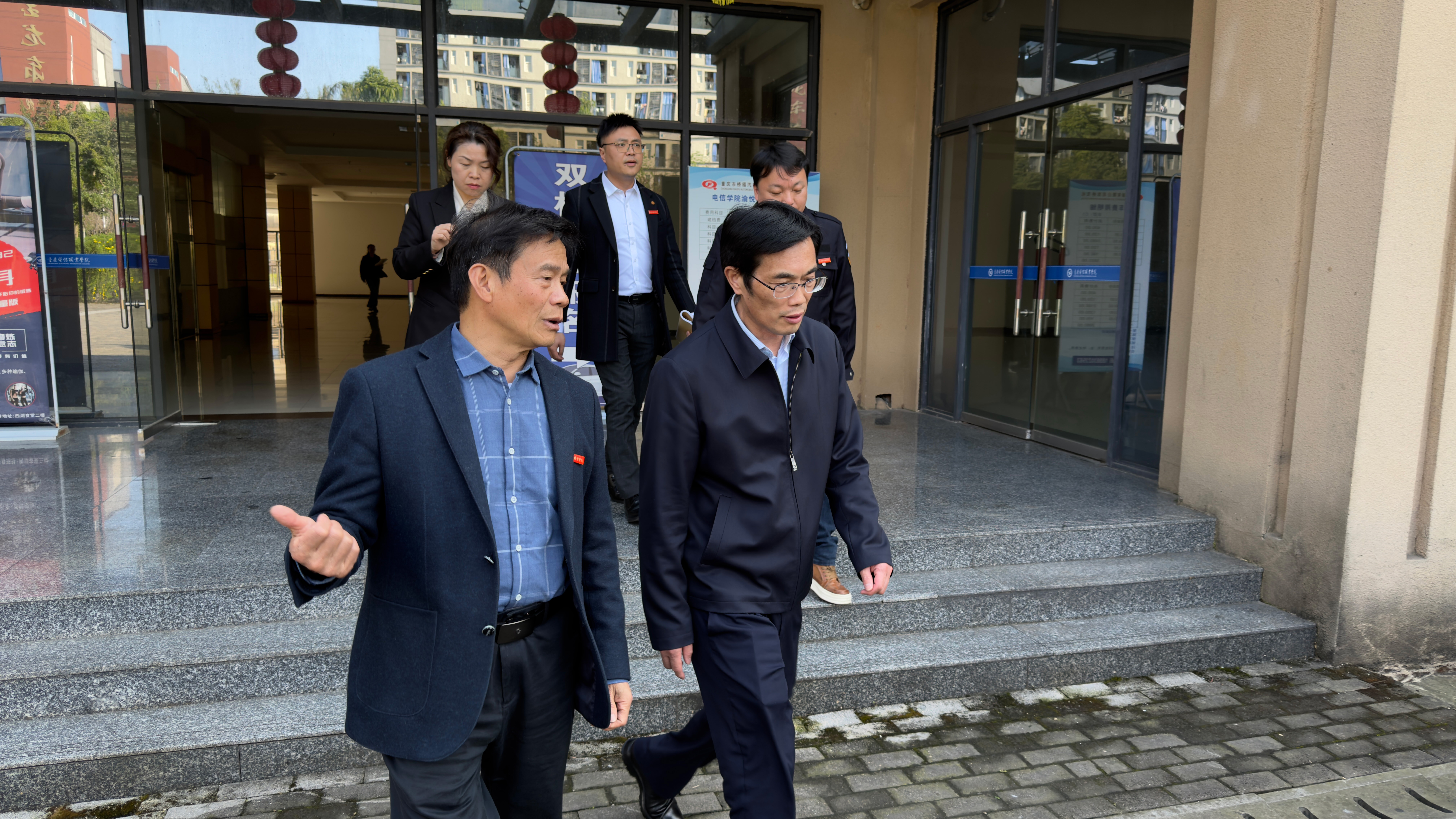 背景.jpg 背景.jpg