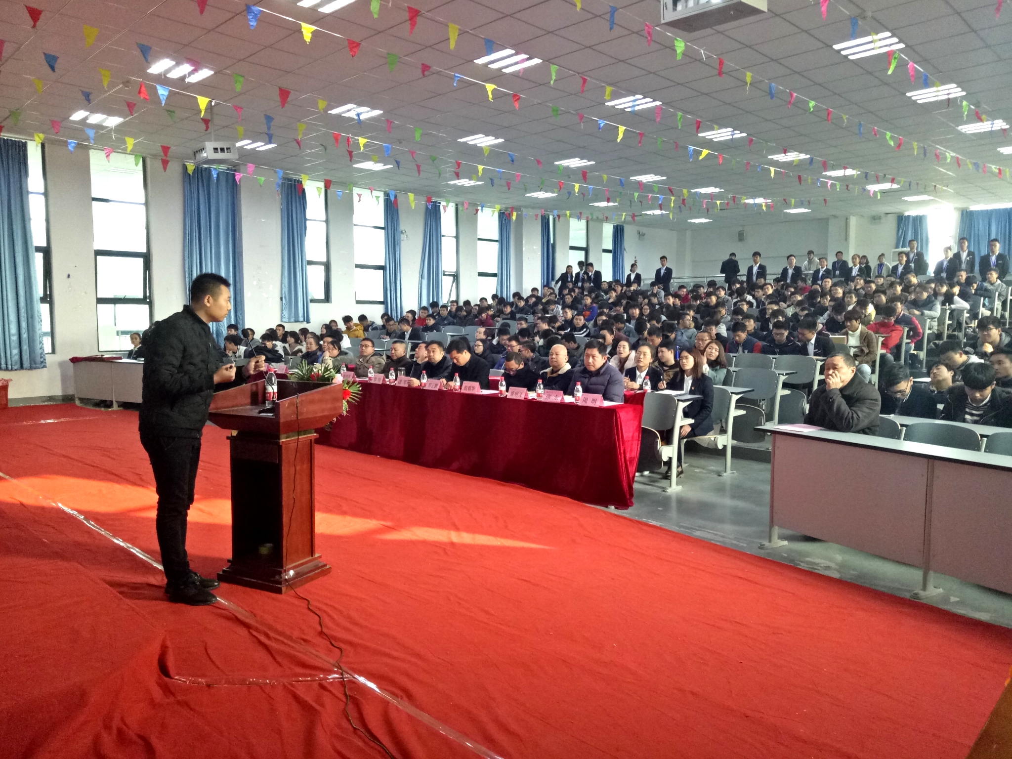 1514279136973094423.jpg 学生代表_看图王.jpg